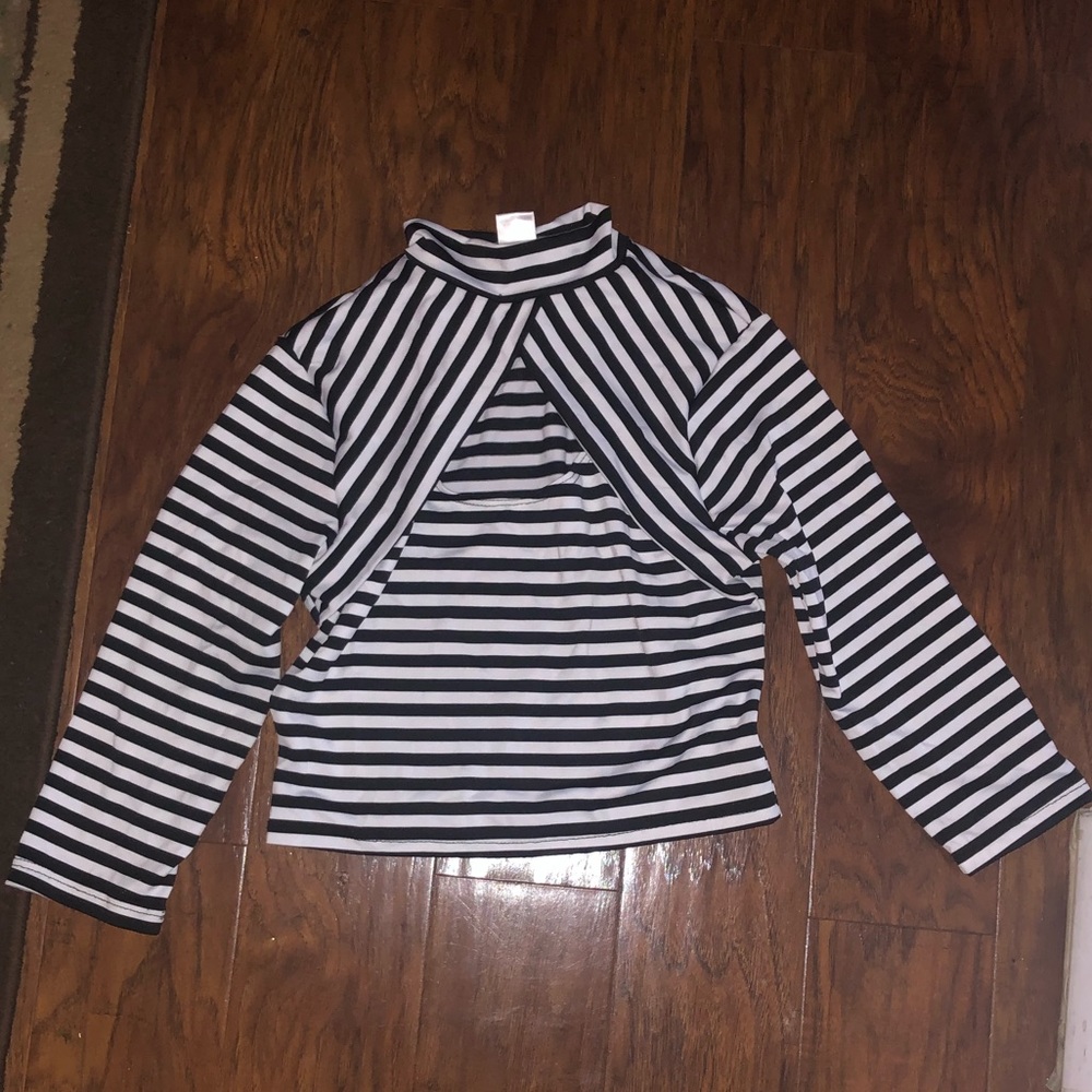 BLACK AND WHITE STRIPED DOTS CROP TOP